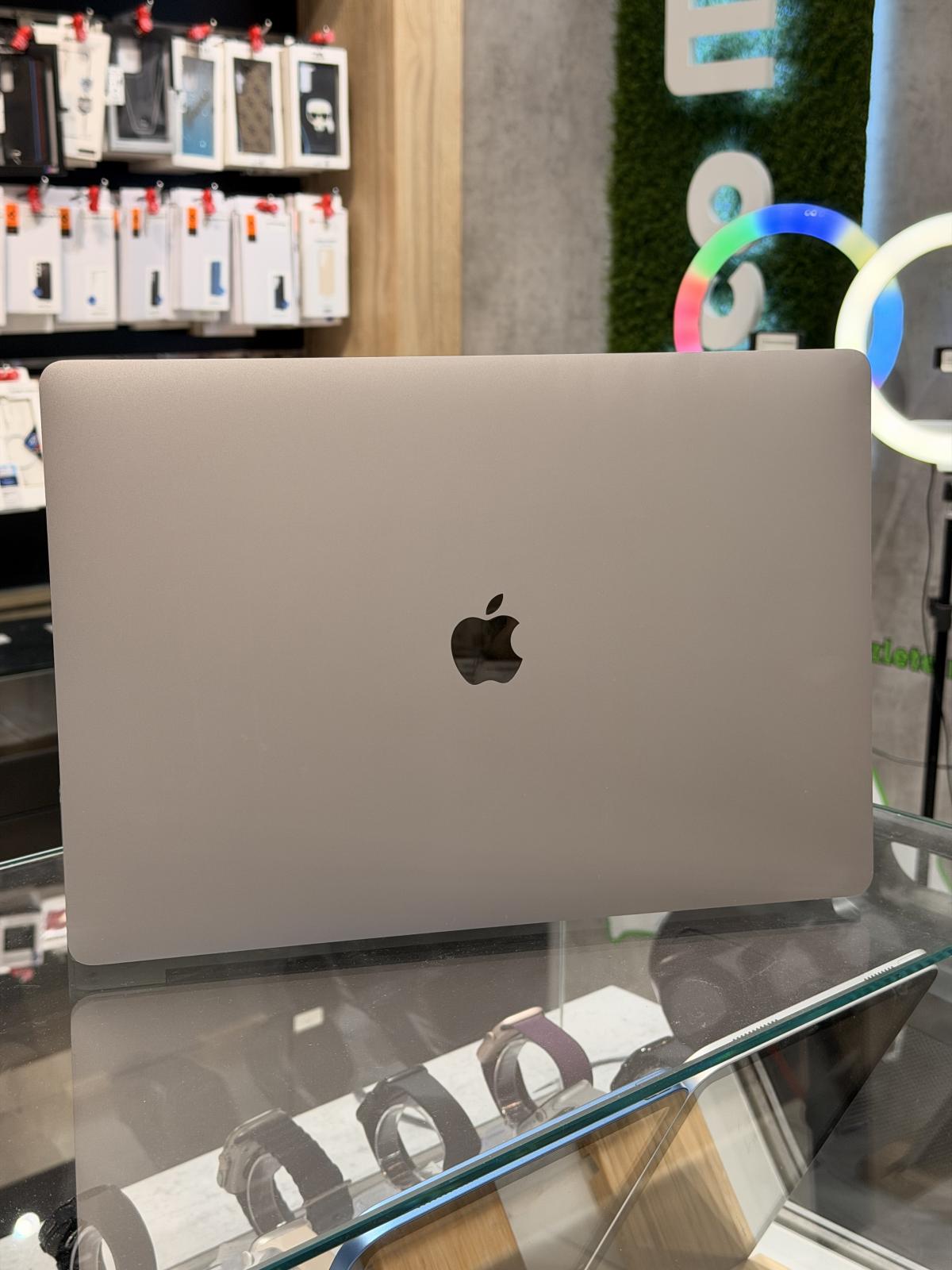Apple MacBook Pro 2019 16" Wi-Fi 512 GB 32 GB Ram, 12 hó garancia