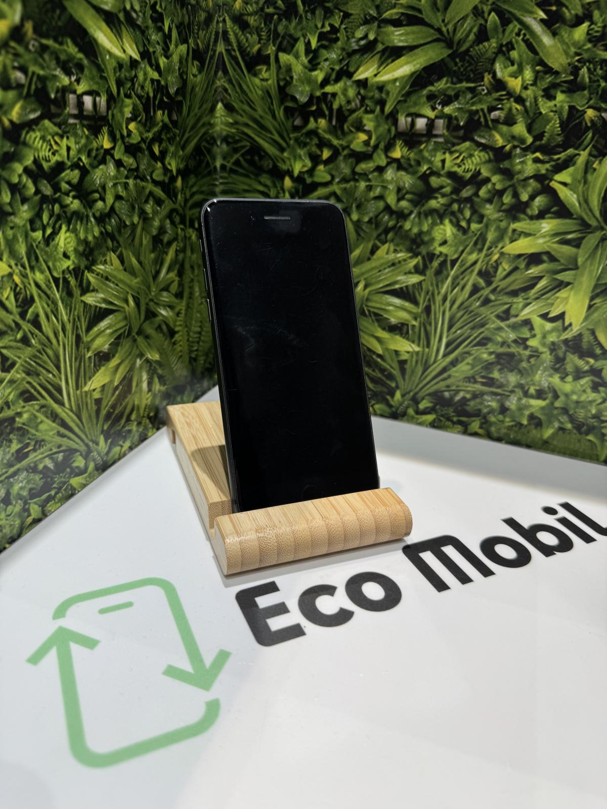 Apple iPhone 8 Kártyafüggetlen 64 GB, 12 hó garancia